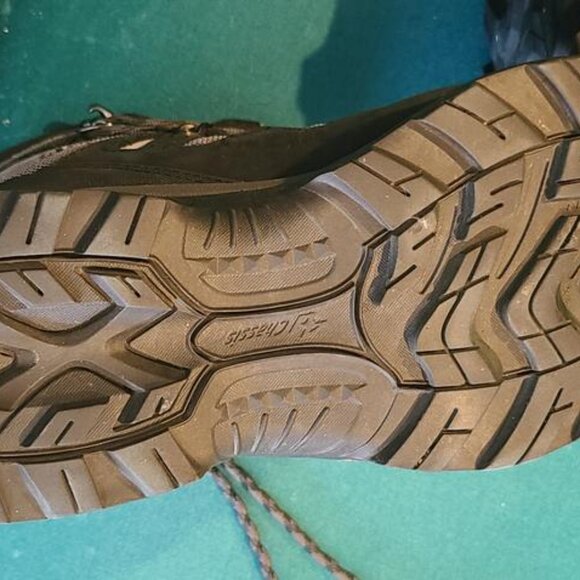 Salomon Quest 4D 2 GTX Waterproof Hiking Boots. Size 8 (US) / 41 (EUR) - Picture 7 of 7